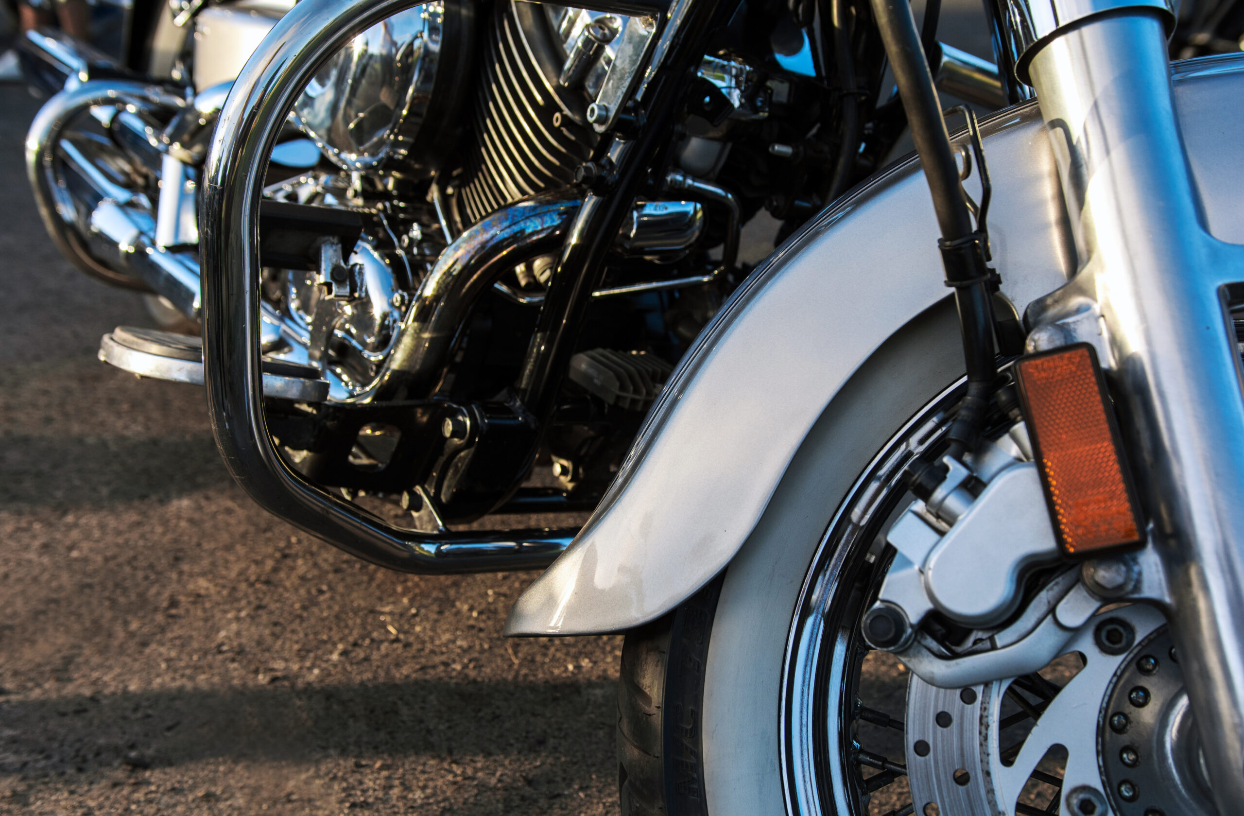 Débridage moto : comment ça fonctionne ? Le guide technique et légal