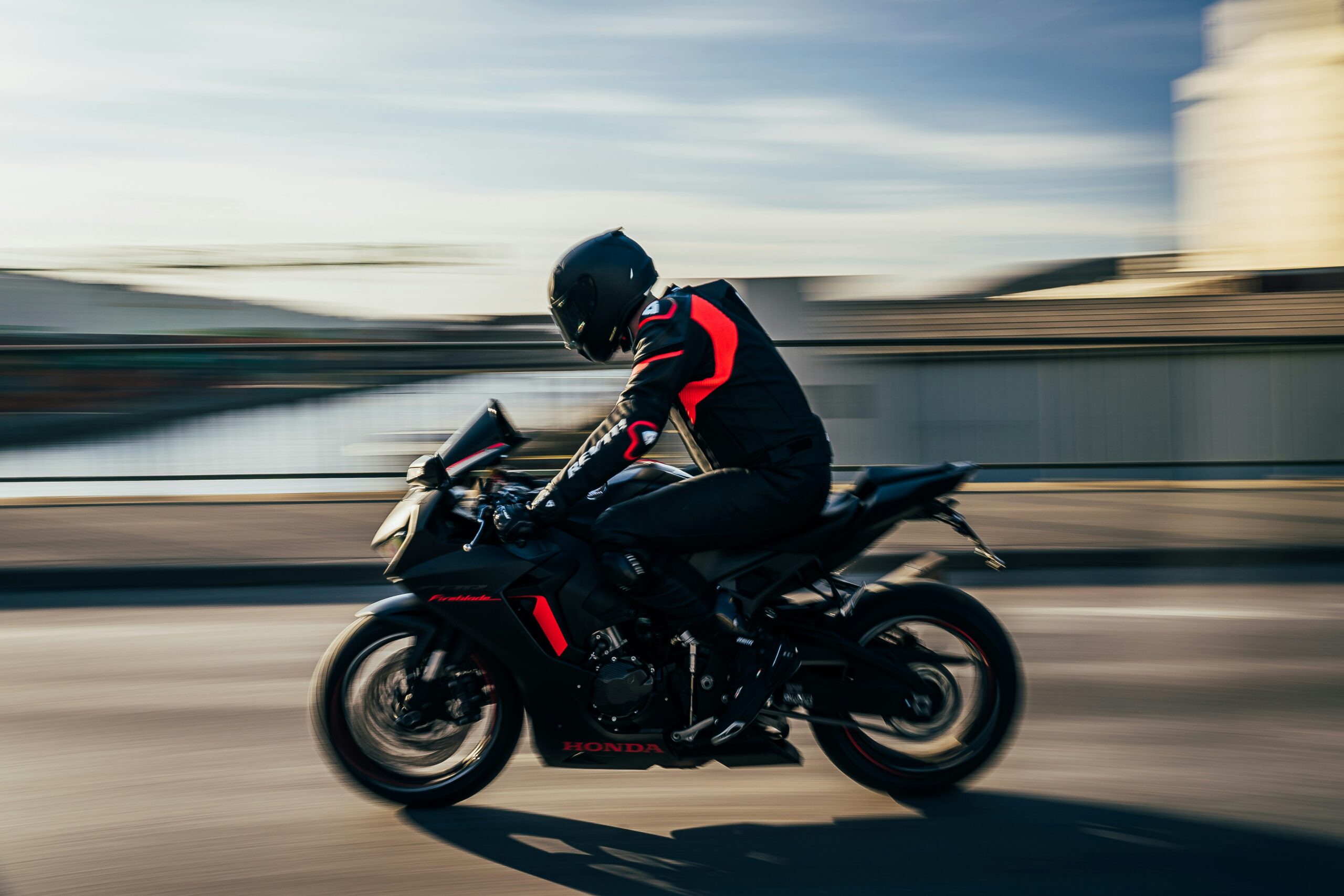 Rouler à moto en période de forte chaleur : nos conseils pour rester en sécurité